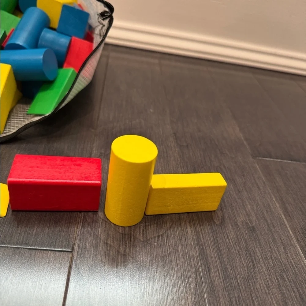 NWOT Melissa & Doug 100 Colored Wooden Building Blocks Set- 9 Shapes Toddler